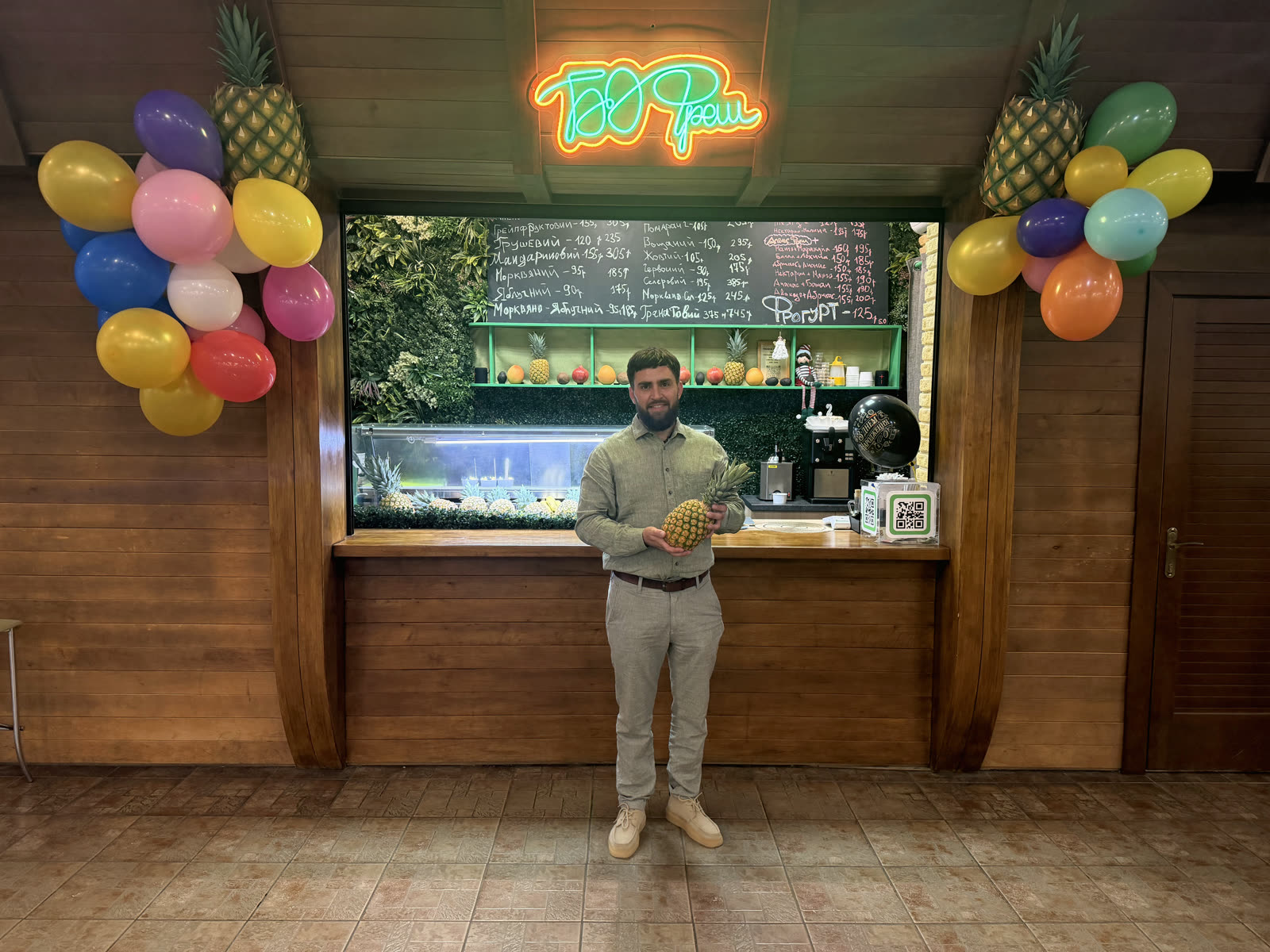 Богдан Орловський у соковому барі BOfresh
